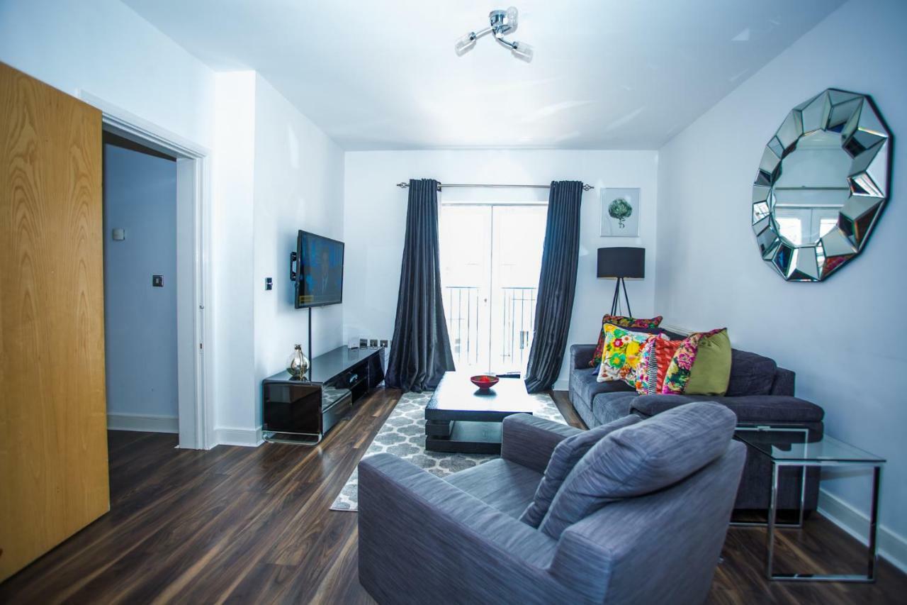 Modern 2 Bedroom Apartment Londra Esterno foto